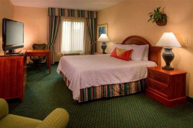 Hilton Garden Inn Tampa North Temple Terrace Exterior foto